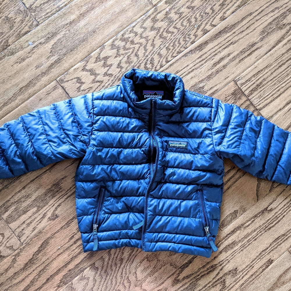 NWOT Patagonia down puffer, size 2T, navy